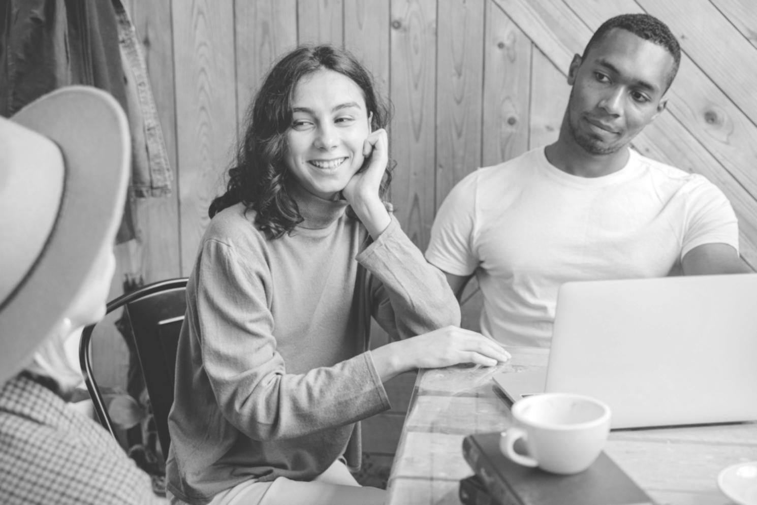 Čistění interiéru auta koordinované pro maximální efektivitu