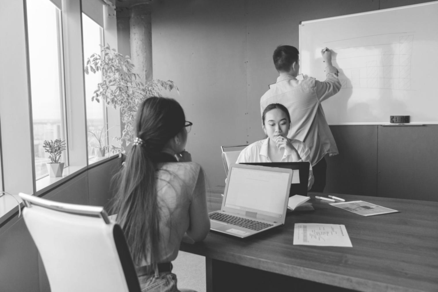 Týmová spolupráce a koordinace s partnerskými organizacemi